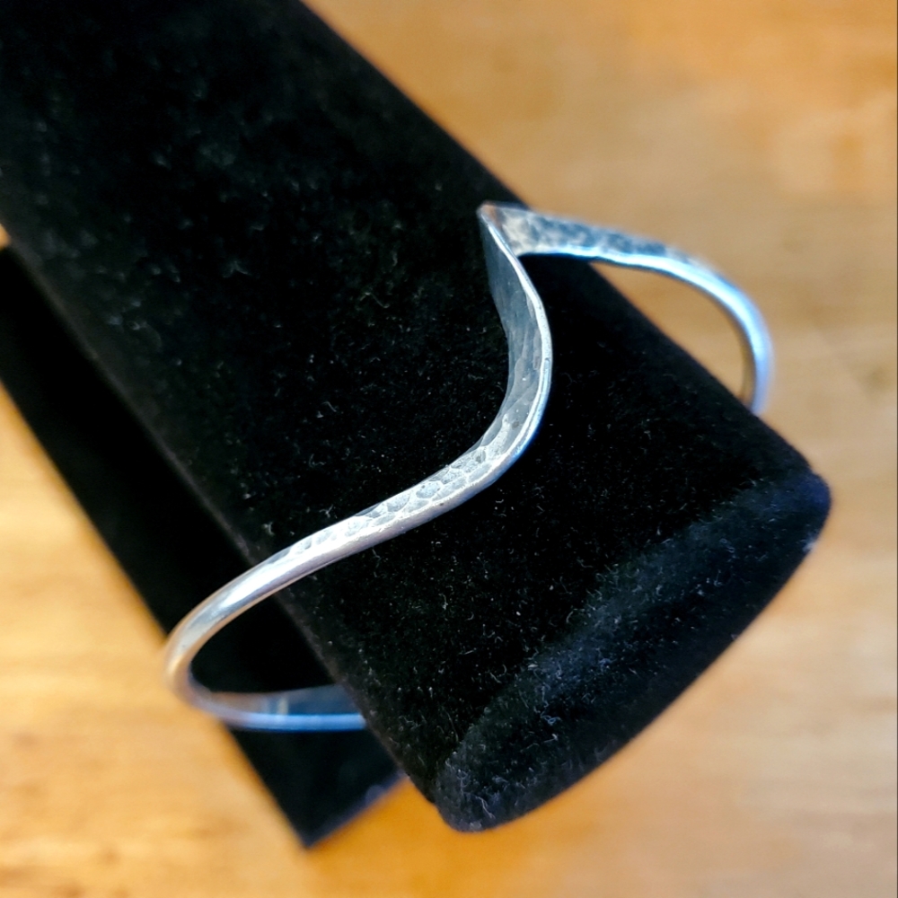 Vintage Rare 925 Alton Falköping Sweden Hammered Wishbone Cuff